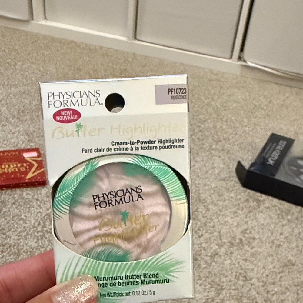 Physicians Formula Murumuru Butter Highlighter with Tropical Design new.